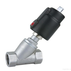 Pneumatic angle seat valve with internal thread