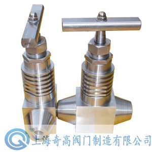 High temperature and high pressure globe valve with heat sink